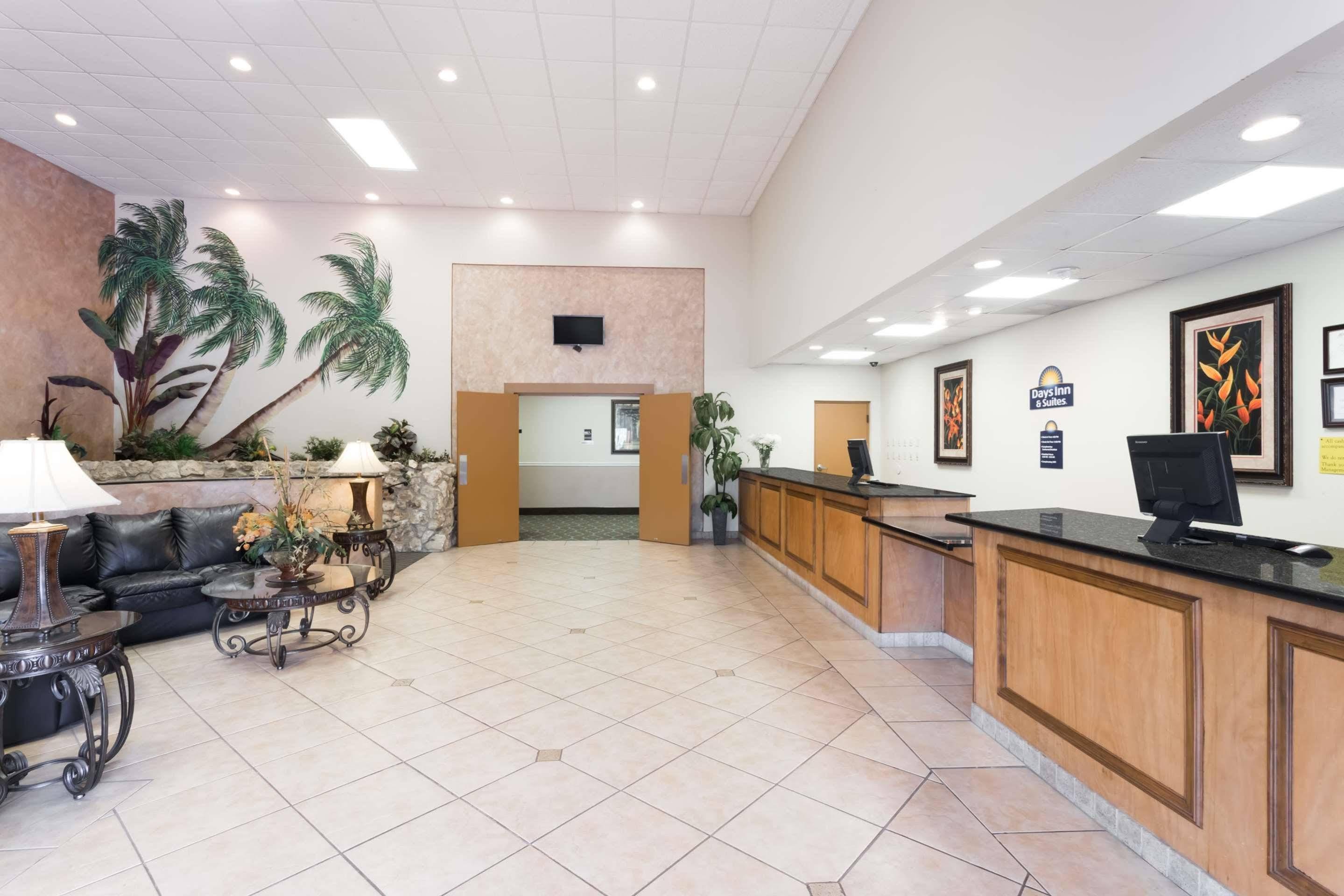 Days Inn & Suites By Wyndham Clermont Zewnętrze zdjęcie