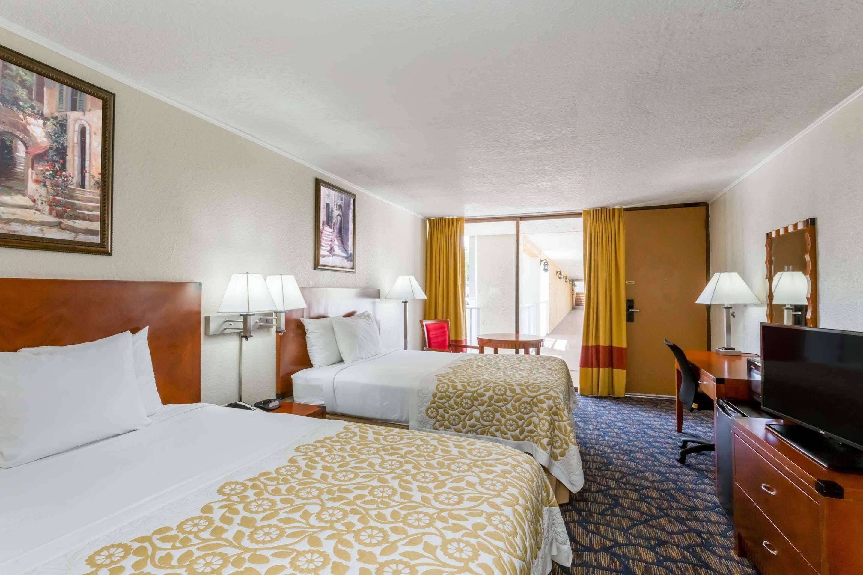 Days Inn & Suites By Wyndham Clermont Zewnętrze zdjęcie