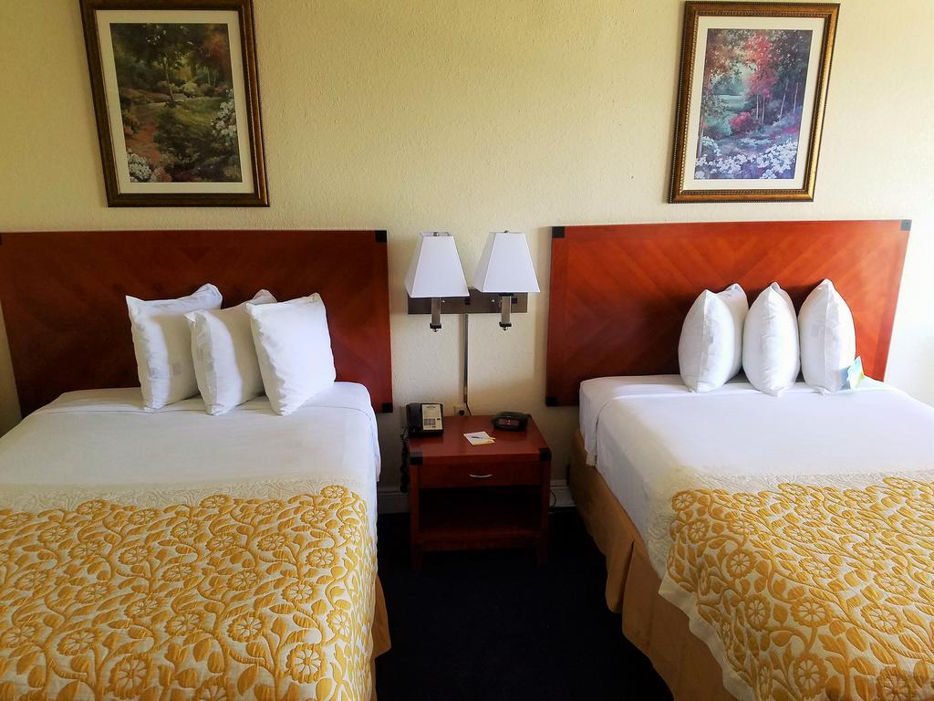 Days Inn & Suites By Wyndham Clermont Zewnętrze zdjęcie