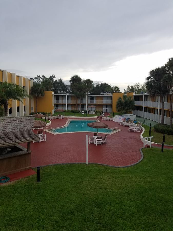 Days Inn & Suites By Wyndham Clermont Zewnętrze zdjęcie