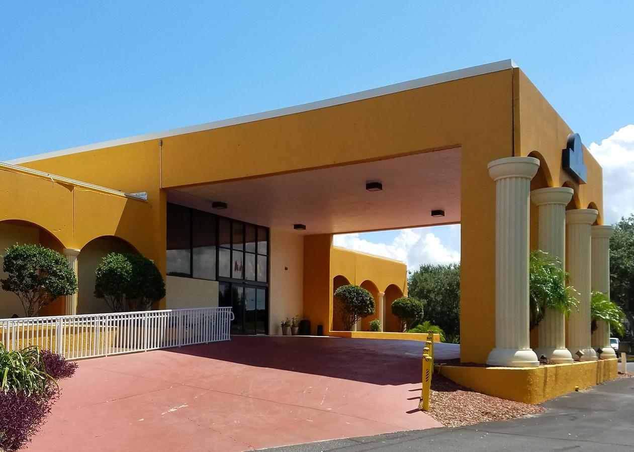 Days Inn & Suites By Wyndham Clermont Zewnętrze zdjęcie