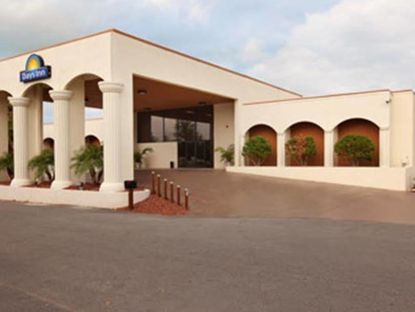 Days Inn & Suites By Wyndham Clermont Zewnętrze zdjęcie