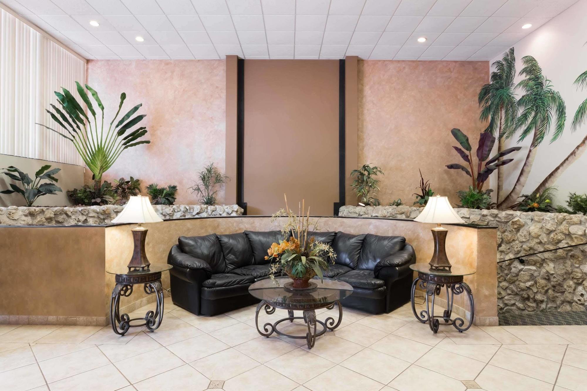 Days Inn & Suites By Wyndham Clermont Zewnętrze zdjęcie