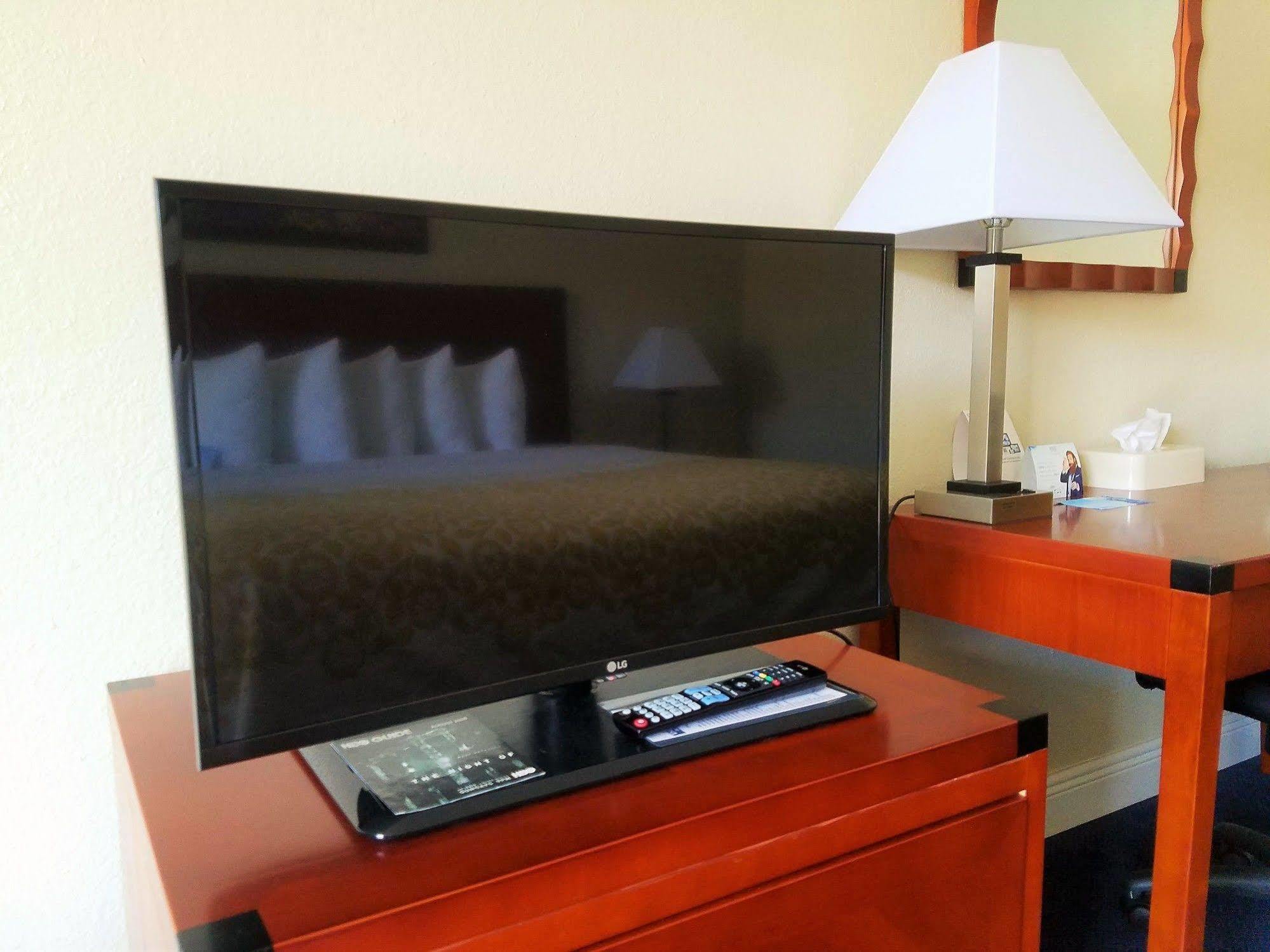 Days Inn & Suites By Wyndham Clermont Zewnętrze zdjęcie