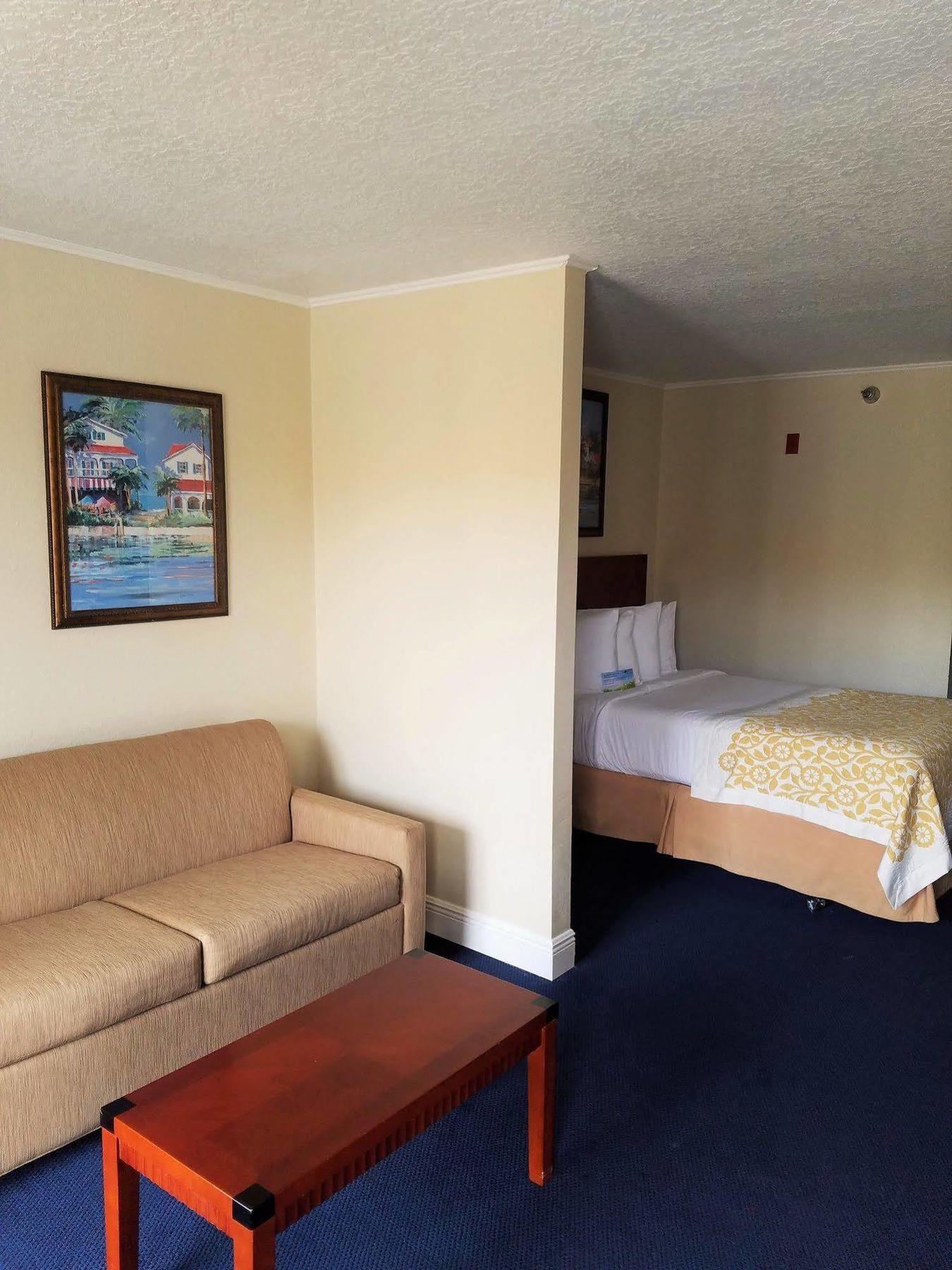Days Inn & Suites By Wyndham Clermont Zewnętrze zdjęcie
