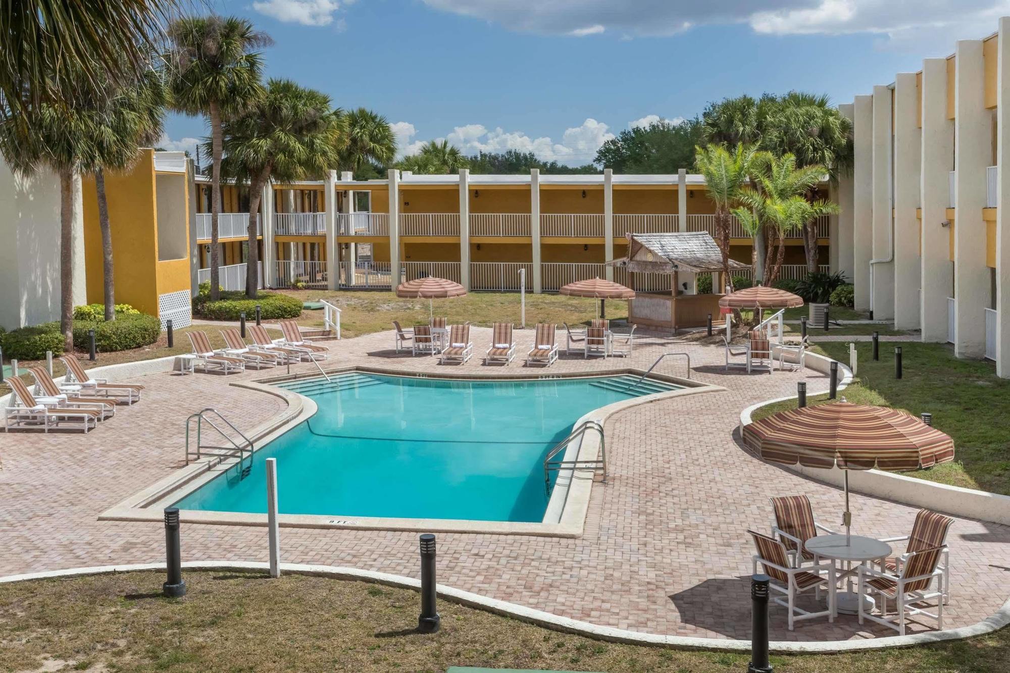 Days Inn & Suites By Wyndham Clermont Zewnętrze zdjęcie