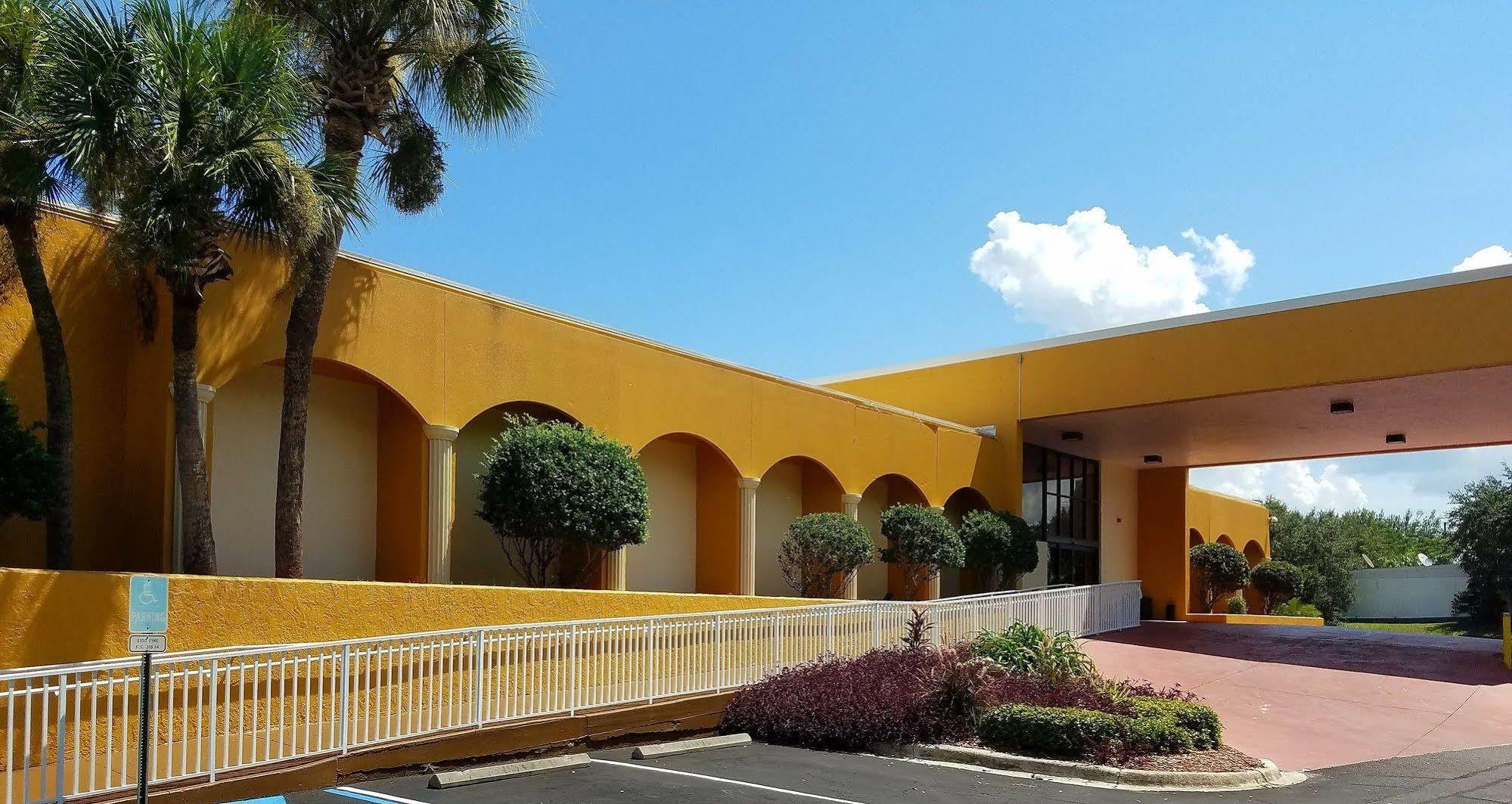 Days Inn & Suites By Wyndham Clermont Zewnętrze zdjęcie