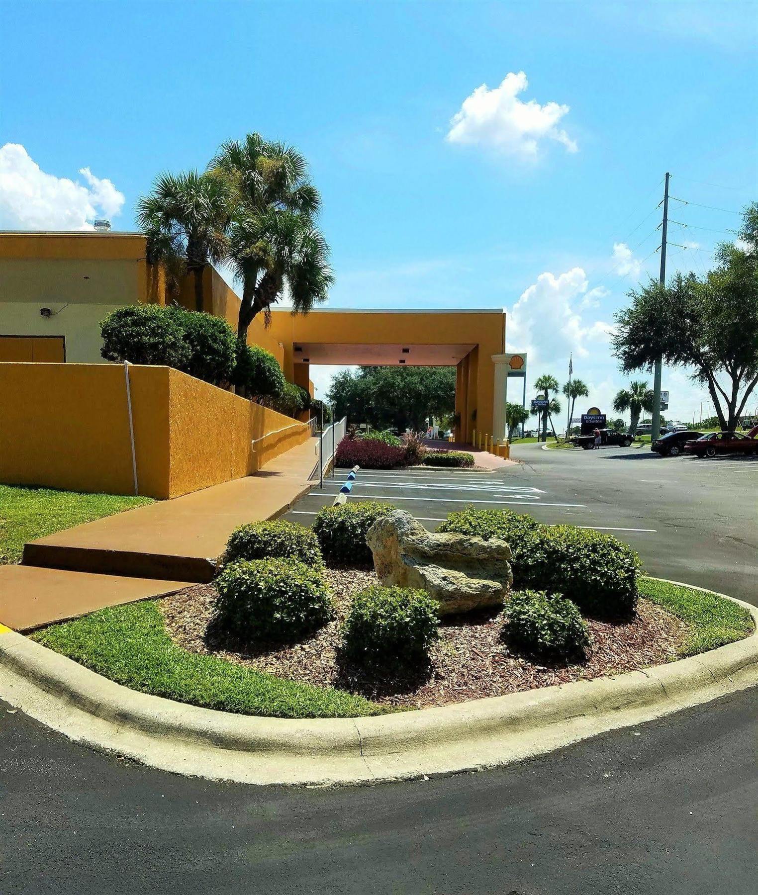 Days Inn & Suites By Wyndham Clermont Zewnętrze zdjęcie