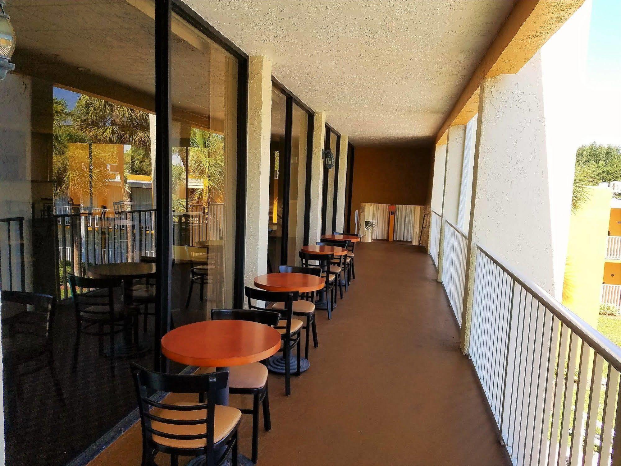 Days Inn & Suites By Wyndham Clermont Zewnętrze zdjęcie